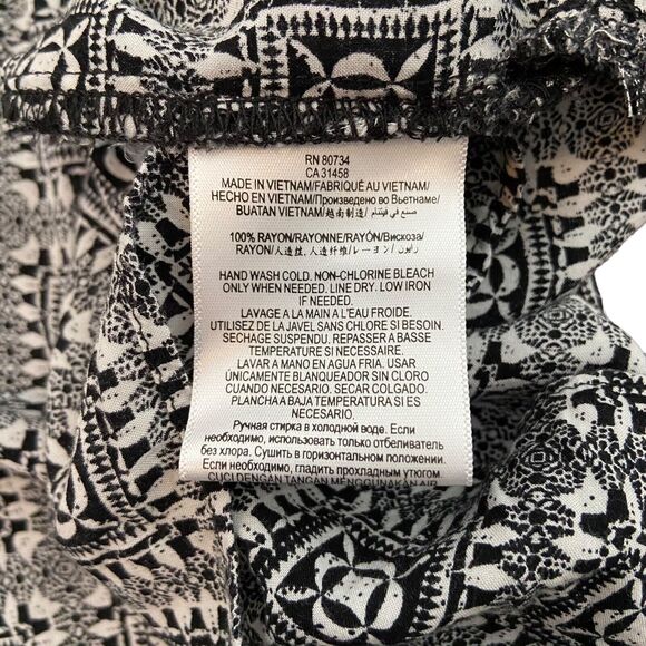 BCBGeneration Women's Sleeveless Black White Romper Size S with Pockets - Picture 12 of 12